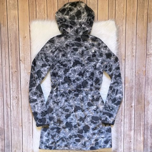 The North Face Women’s Osito Parka - Picture 6 of 10